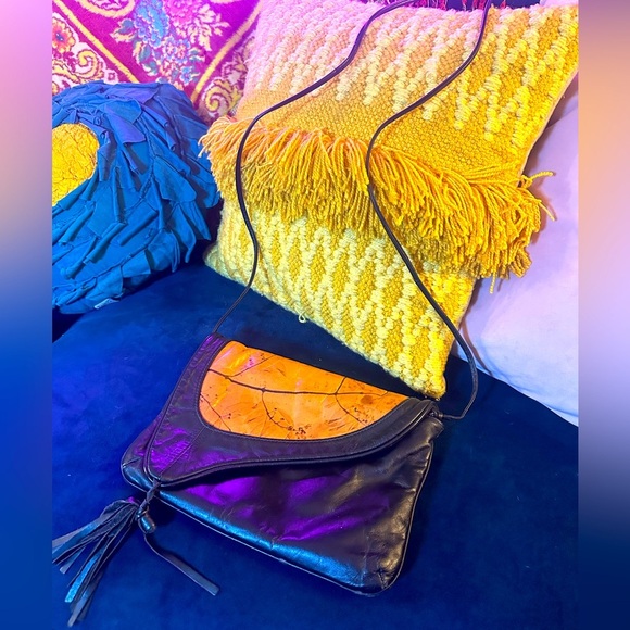 VINTAGE 80’s unique Leather DOVE purse - Picture 1 of 12